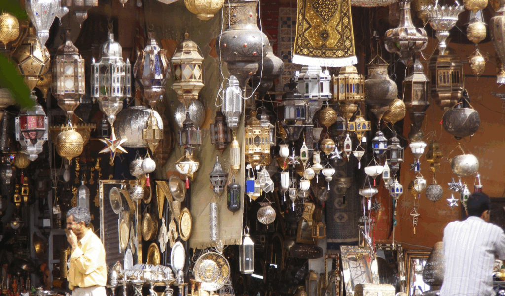 10 “Filigree” Lamps That Cast Ugly Shadows Everywhere