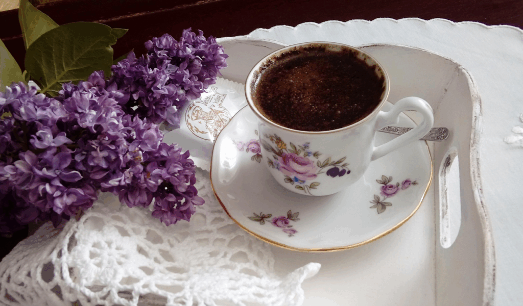 Heavy-Duty Decorative Trays