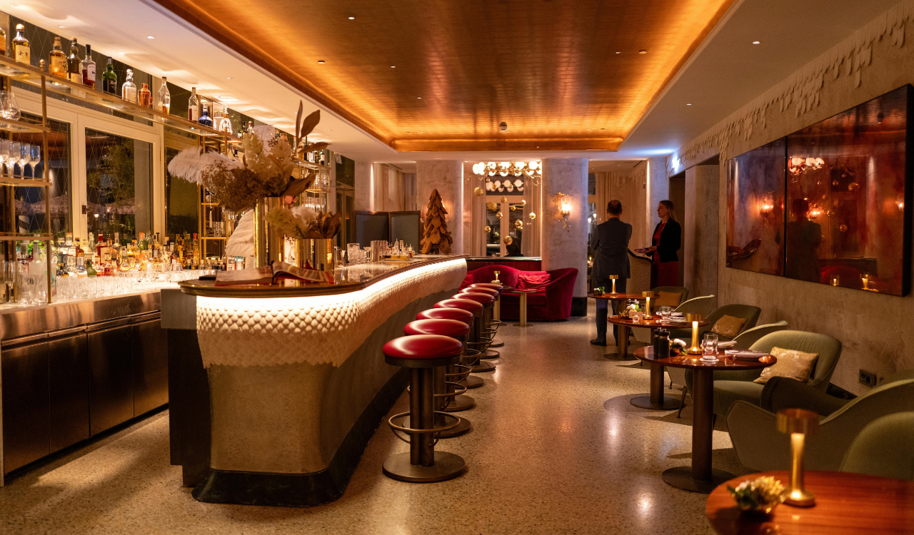 8 “Velvet” Bar Stools That Stick to Bare Legs in Summer