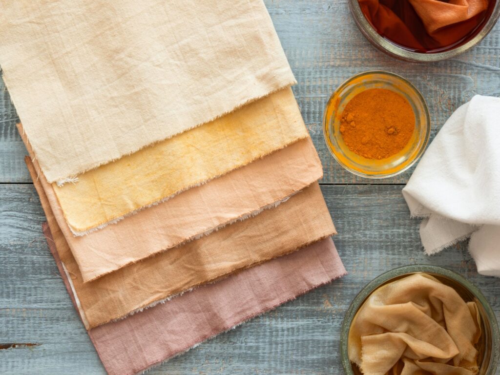Dyed Burlap Runners That Bleed Color Onto Light Table Finishes
