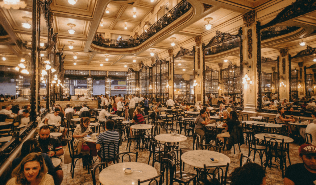 Food Spots That Stay Busy Without Relying on Hype