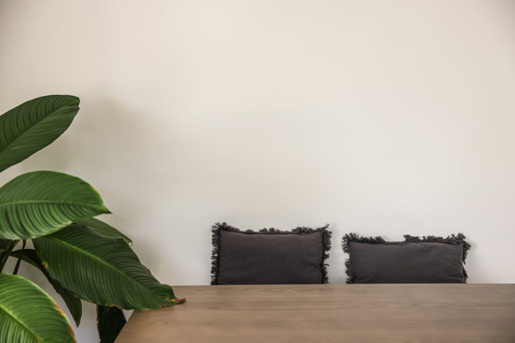 Pillows With Excessive Tassels That Tangle Easily