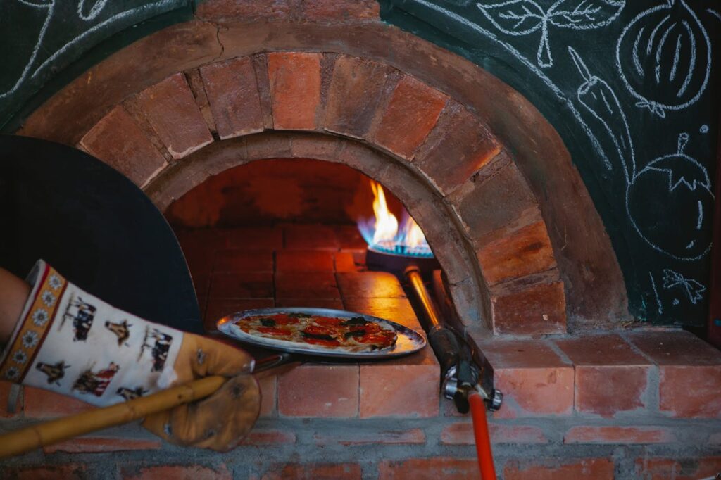 Fast-Casual Pizzerias Using Gas to Mimic Wood-Fired Taste