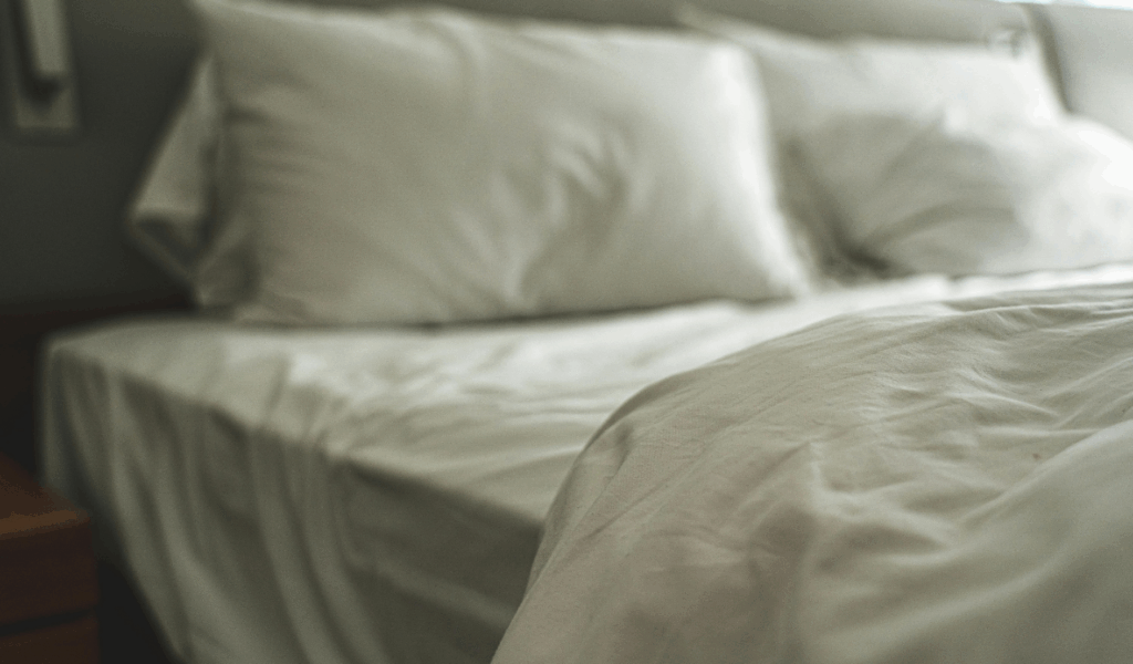 High-Thread-Count Natural Linens