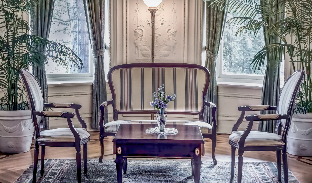 7 “Spool” Furniture That Tips and Looks Like Thrift Store Finds