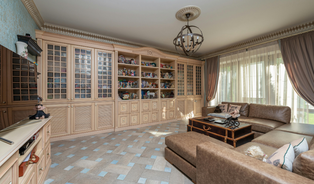 Storage Solutions That Prevent Clutter From Spreading