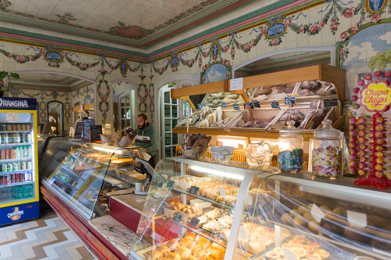 Bakeries People Visit Early to Avoid Missing Out