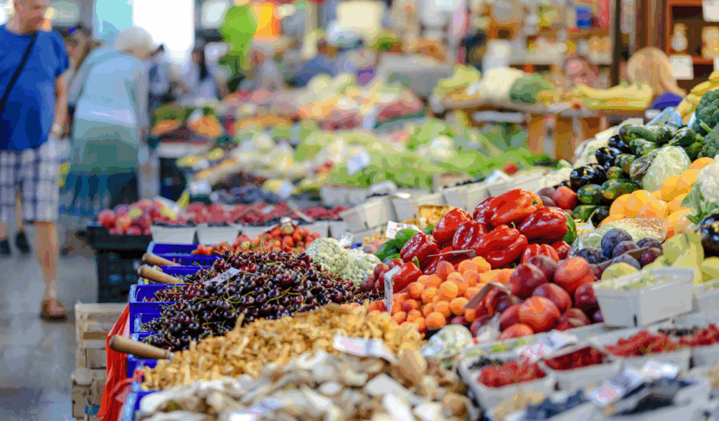 8 “Farmers Market” Tomatoes Vendors Admit Came from Distributors