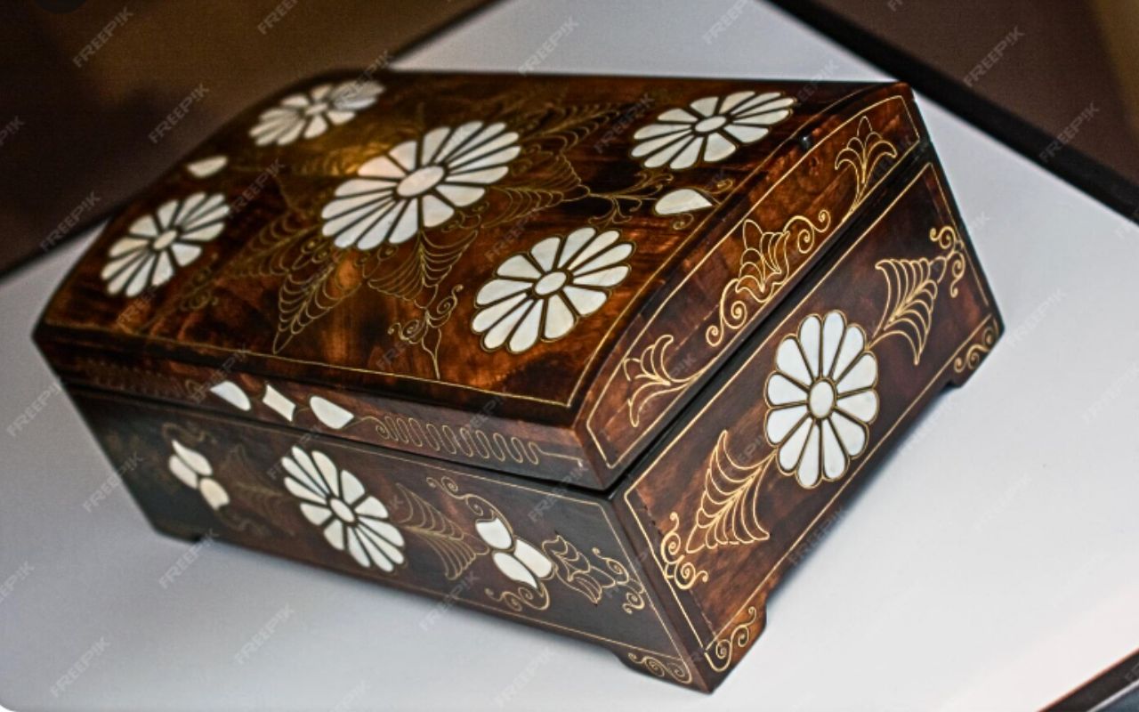 Abalone Shell Inlaid Lacquer Boxes