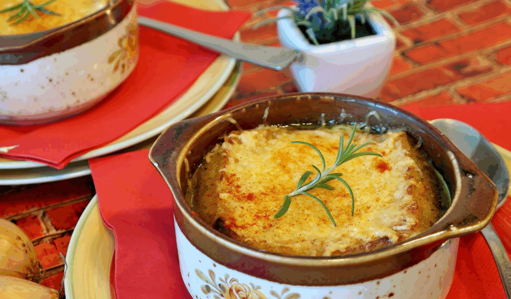 Classic French Onion Soup with Gruyère Crust