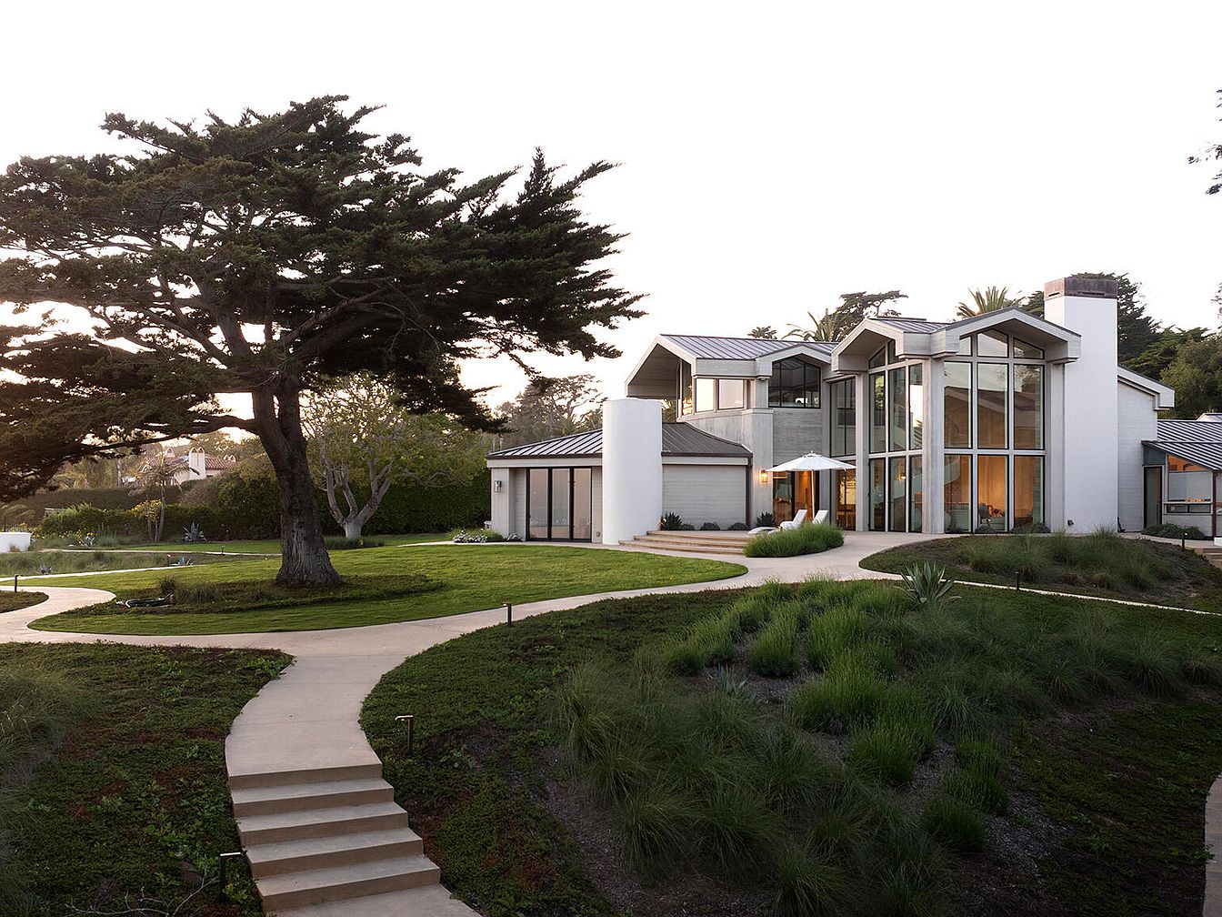$55M Coastal Retreat in Santa Barbara, California, with Ocean Views, a Private Beach, and Resort-Style Amenities on Four Acres