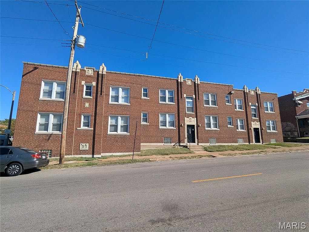 Renovated 1929 Multifamily Gem in Saint Louis, Missouri with 28 Units, Modern Systems, and a Proven High Return Potential