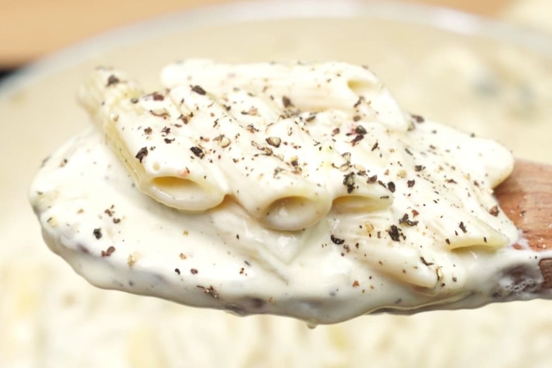 Creamy Garlic Parmesan Penne Freezer Meal Prep